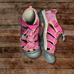 Keen Newport H2 girl’s sandals size 3 pink